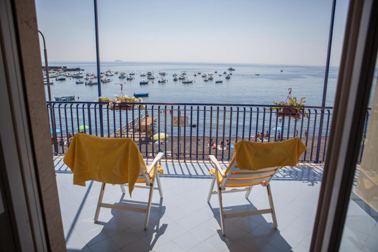 Bed and Breakfast Un Tuffo Nella Baia Di Capomulini Acireale Zewnętrze zdjęcie