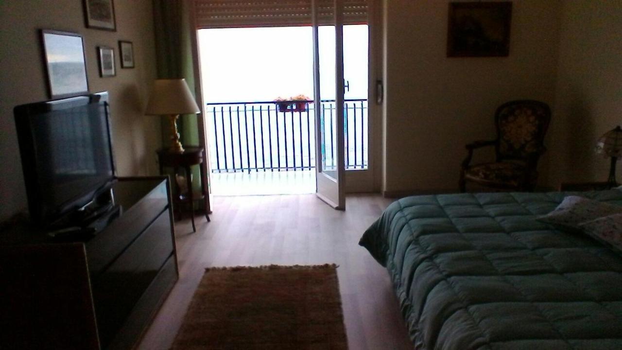 Bed and Breakfast Un Tuffo Nella Baia Di Capomulini Acireale Zewnętrze zdjęcie